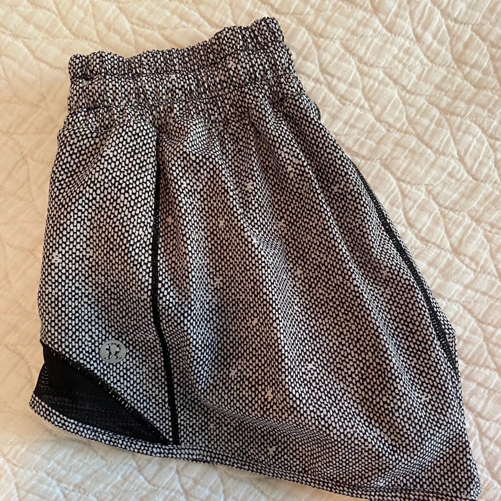 Lululemon Hotty Hot shorts
